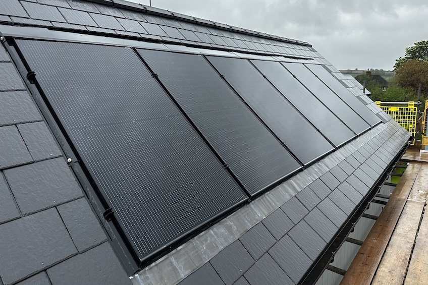 EV_SolarCharge_Graphic_Editorial_new_version